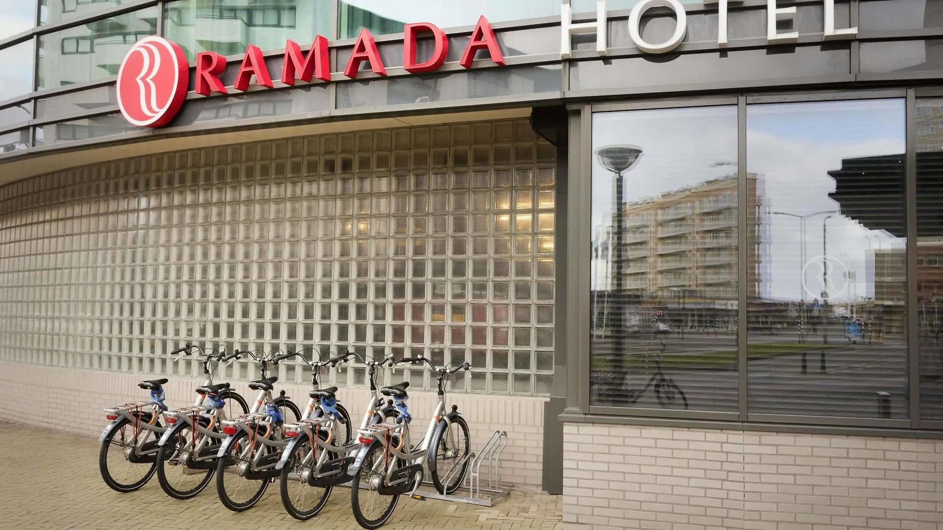 Ramada The Hague Scheveningen Hotel 3*,
